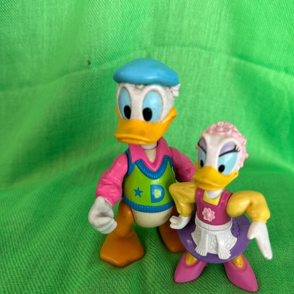Disney, Donald and Daisy Duck poseable plastic figures - Picture 6 of 6
